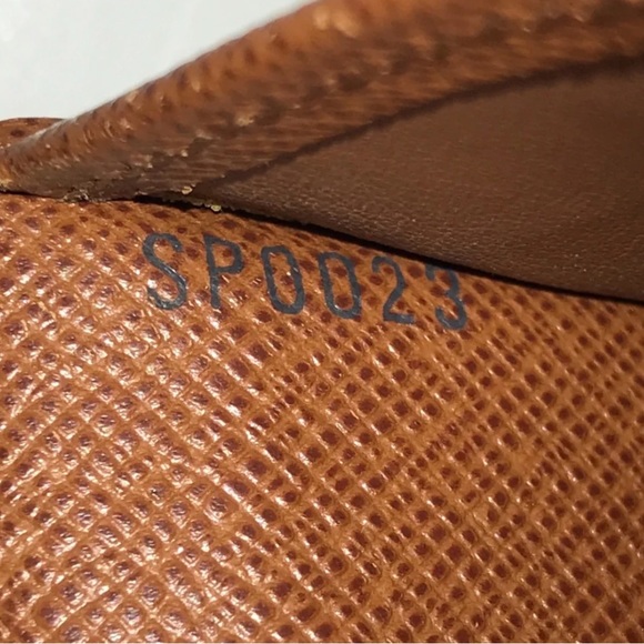 NWOT Louis Vuitton pochette wallet bi-fold card case - Picture 7 of 12